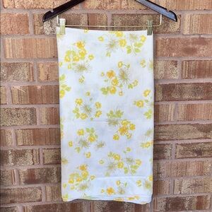Vintage Twin/Full Floral Yellow and White Flat Sheet
